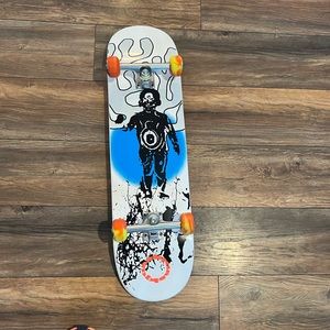 Quasi Moon Skateboard.